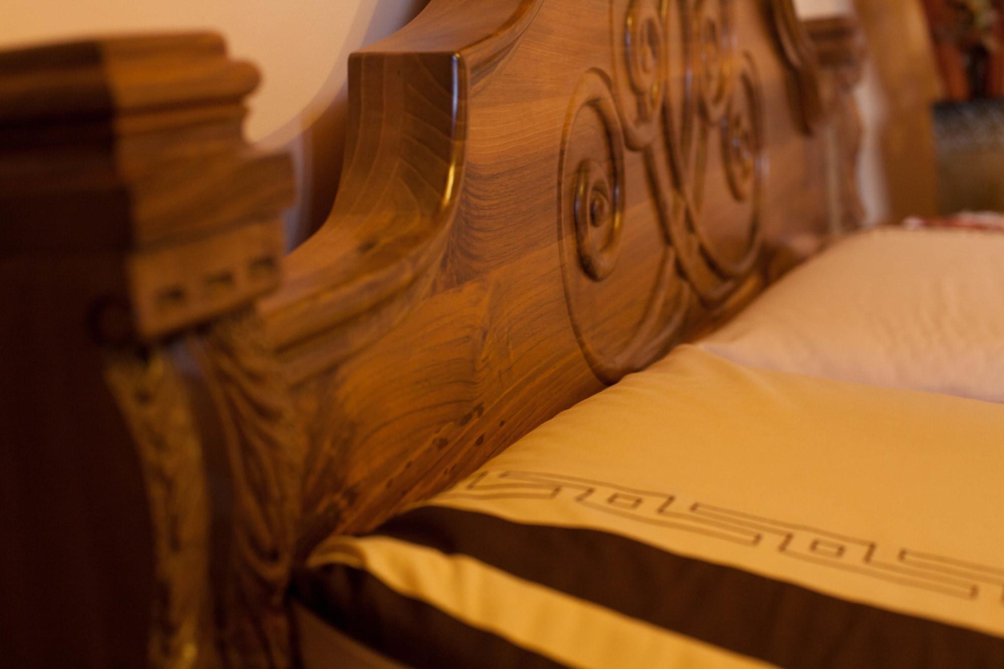 Brilant Antik Hotel Тирана Екстериор снимка
