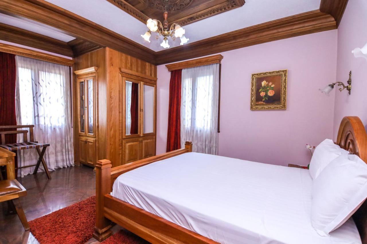 Brilant Antik Hotel Тирана Екстериор снимка