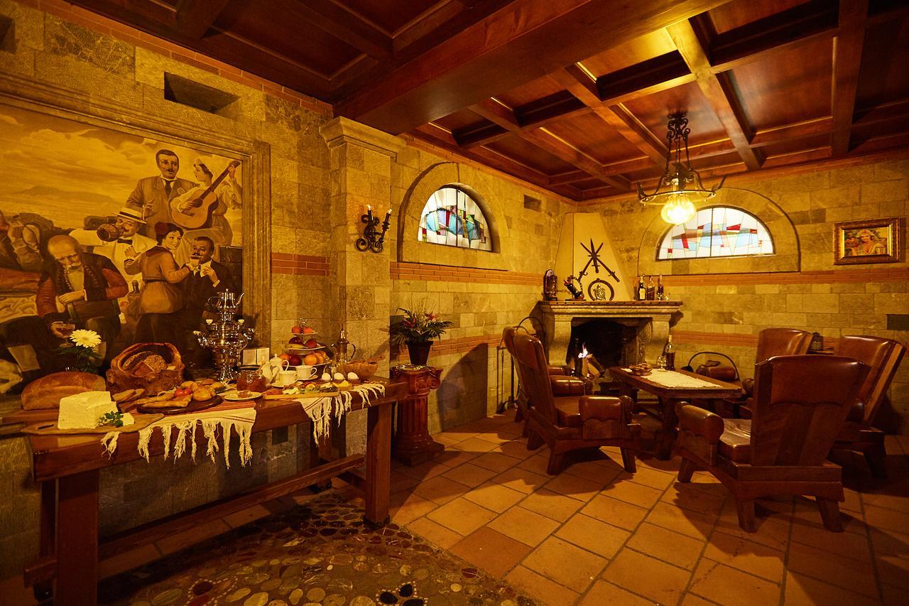 Brilant Antik Hotel Тирана Екстериор снимка