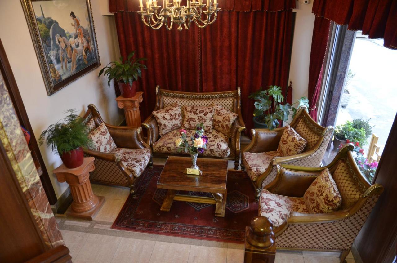 Brilant Antik Hotel Тирана Екстериор снимка